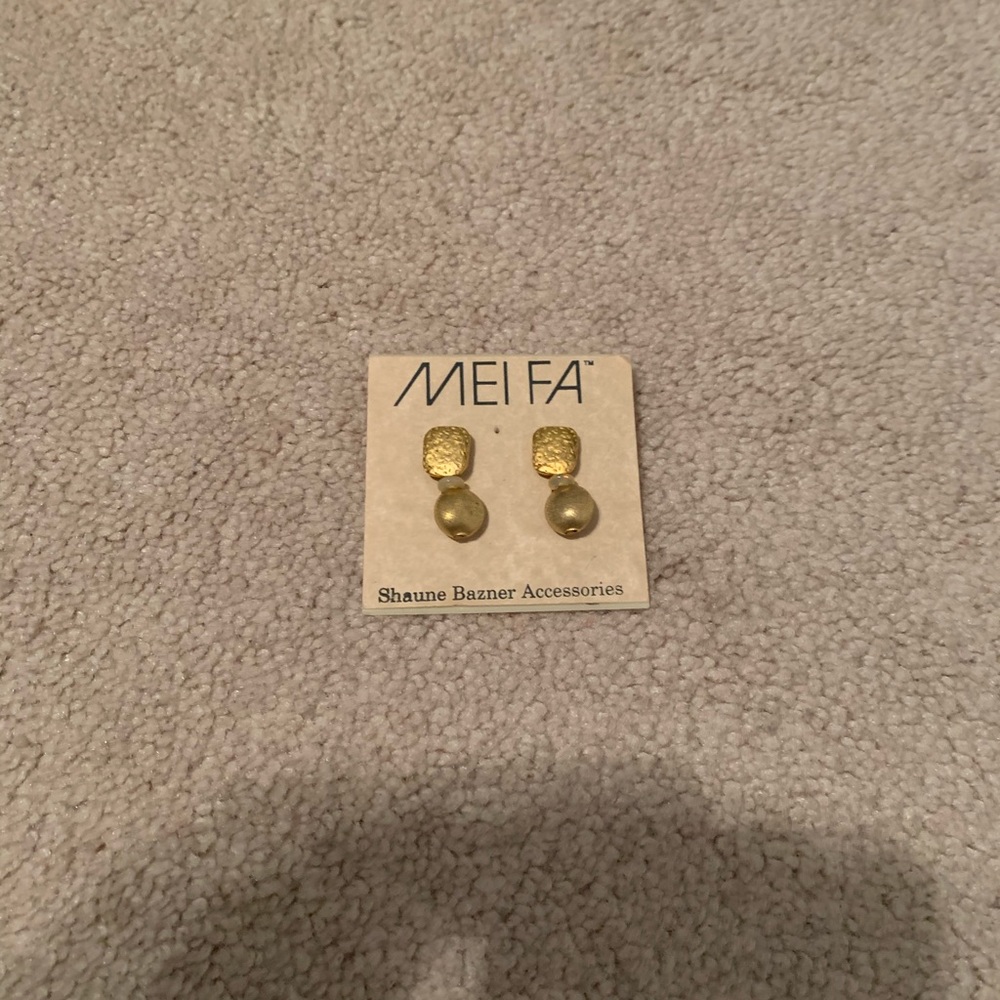 Nwt vintage mei fa gold hanging earrings